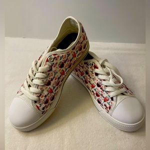 Ladies Size 6 Whimsical Canvas Tennis Shoes Wine Pattern.  Like Brand New. Nice